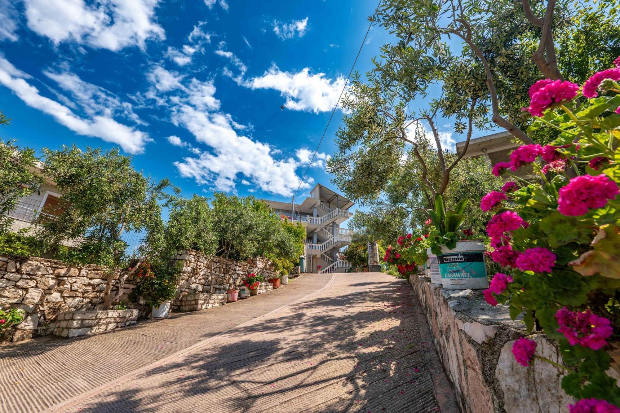 Duraj Apartamento Sarandë